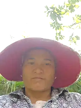 Love-Mama33 online show from November 7, 2025, 4:28 am