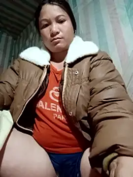 Love-Mama33 online show from February 18, 2026, 11:34 pm