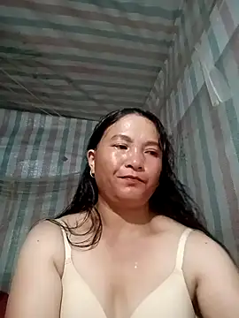 Love-Mama33 online show from October 11, 2025, 1:01 pm