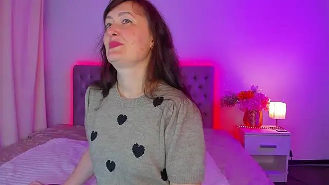 NathalyStars online show from April 6, 2026, 12:28 pm