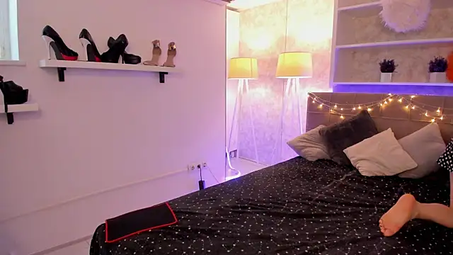 IsabelKiss online show from April 5, 2026, 5:47 am