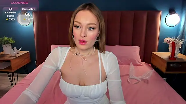 EvelynPoole online show from April 2, 2026, 1:35 am