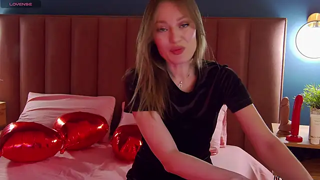 EvelynPoole online show from February 19, 2026, 1:35 am