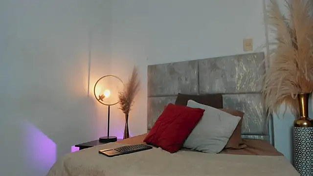 AelinDuvalier online show from September 22, 2025, 6:14 pm