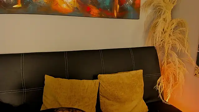 Emma  clark  online show from February 16, 2026, 12:48 pm