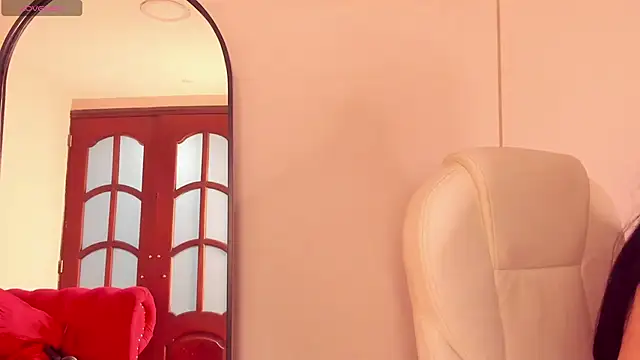 Emma  clark  online show from December 16, 2025, 12:31 pm