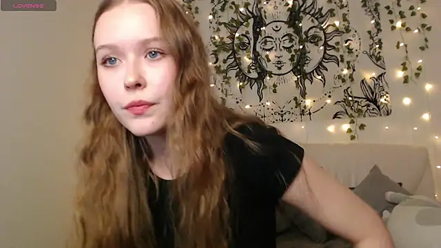 MandyMils online show from October 24, 2025, 4:50 pm