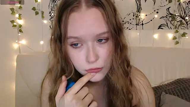 MandyMils online show from November 28, 2025, 3:56 pm