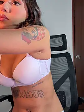 Danicute  online show from September 18, 2025, 6:05 am