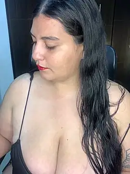 Snapshot of Malva__ chatting on October 7, 2025, 11:33 am Malva online show from October 7, 2025, 11:33 am