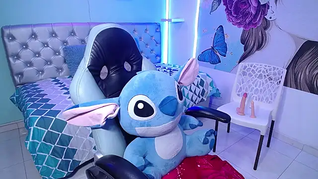 thalia mills19 online show from September 25, 2025, 2:50 am