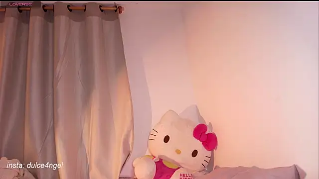 Snapshot of dulceangel__ chatting on November 27, 2025, 3:07 am dulceangel online show from November 27, 2025, 3:07 am