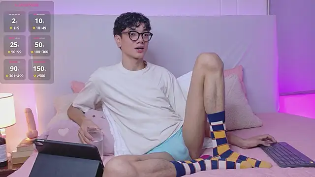Phillicious   online show from July 6, 2026, 8:55 pm