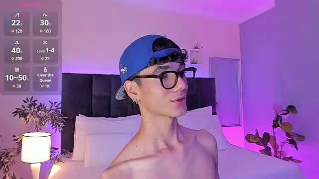 Phillicious   online show from November 10, 2025, 9:31 pm