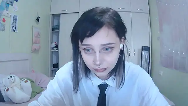 SineKiraReal online show from October 8, 2025, 10:17 am