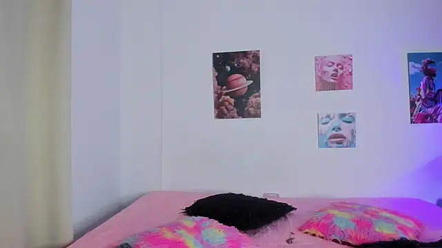 mia purplee online show from October 14, 2025, 3:07 am