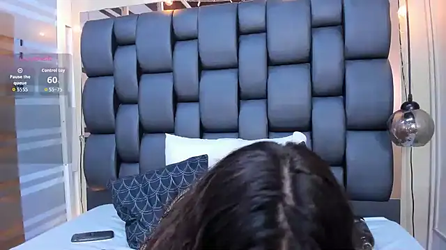 salma falcon online show from October 21, 2025, 7:24 pm