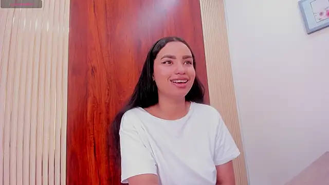 KhateAndersson online show from January 7, 2026, 8:25 pm