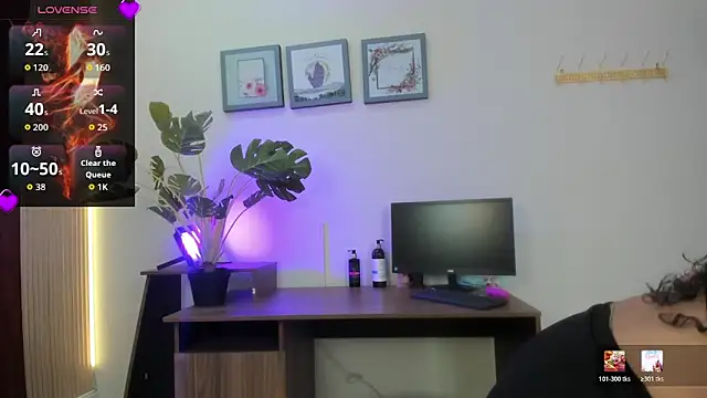 Snapshot of KhateAndersson chatting on February 25, 2026, 8:41 pm KhateAndersson online show from February 25, 2026, 8:41 pm