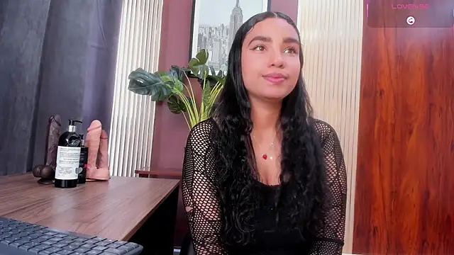 Snapshot of KhateAndersson chatting on February 19, 2026, 8:28 pm KhateAndersson online show from February 19, 2026, 8:28 pm