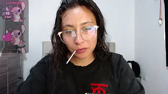 lylah bluee1 online show from September 16, 2025, 7:37 pm