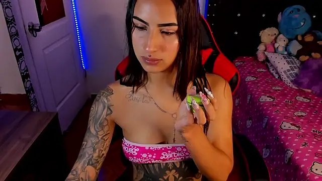 Snapshot of Samanthademonx20_ chatting on May 8, 2026, 2:15 am Samanthademonx20 online show from May 8, 2026, 2:15 am