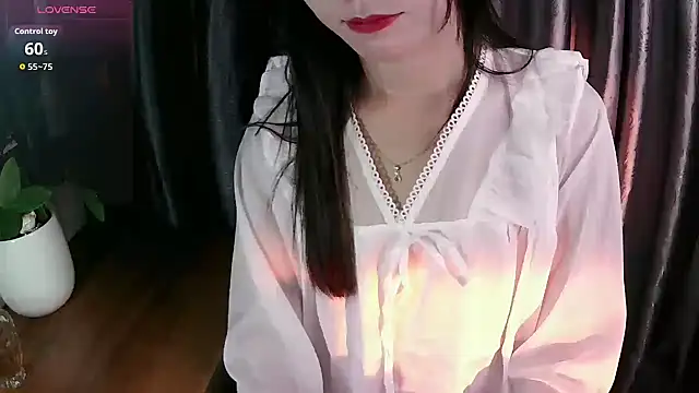 Snapshot of Mai_aug chatting on October 31, 2025, 3:41 pm Mai aug online show from October 31, 2025, 3:41 pm