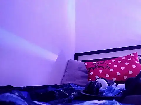 Dawidwi493  online show from February 9, 2026, 1:03 am