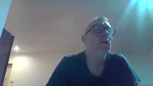 davv28 online show from October 17, 2025, 1:31 am