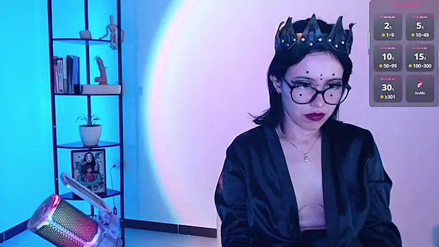 girldom online show from October 28, 2025, 3:22 pm