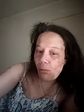 zeousseelphie online show from June 12, 2026, 10:35 am