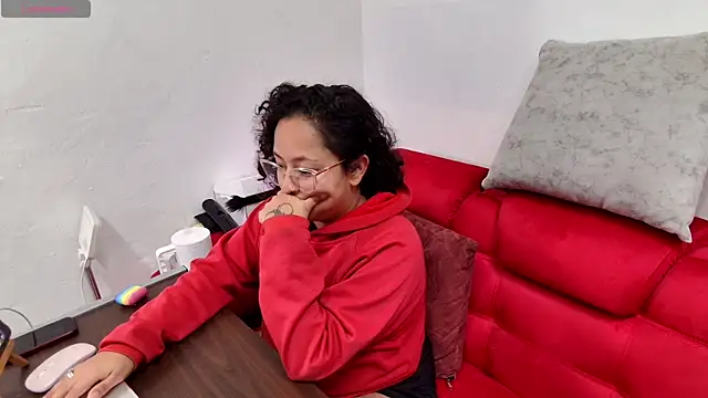 Snapshot of Sophiaburton chatting on September 30, 2025, 7:09 pm Sophiaburton online show from September 30, 2025, 7:09 pm