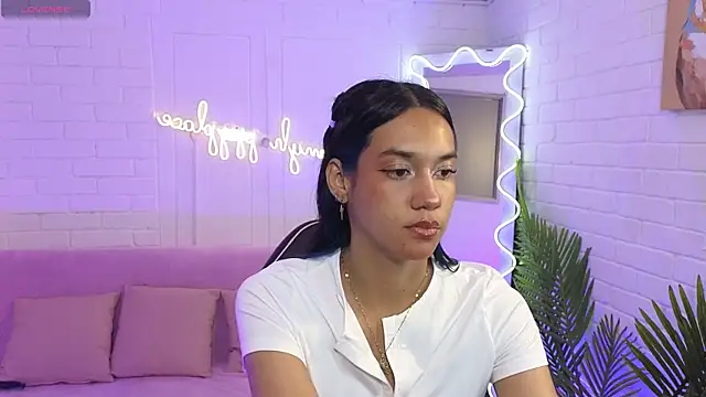 artemiss tay online show from September 16, 2025, 7:04 pm