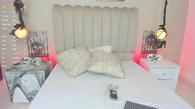 Dani rosse  online show from October 31, 2025, 12:35 pm