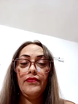 Lady 16 online show from November 28, 2025, 10:43 pm