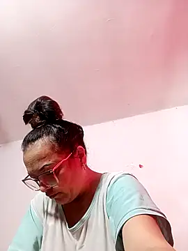 Lady 16 online show from October 17, 2025, 1:57 pm