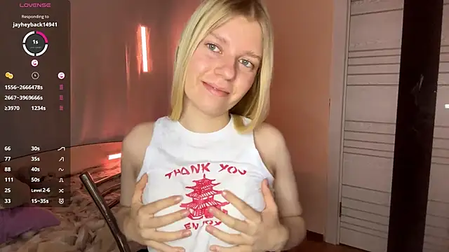 MaryjaneSpider online show from October 9, 2025, 5:24 pm