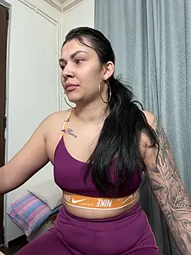 MiaKiittyy online show from March 23, 2026, 12:33 am