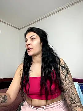 MiaKiittyy online show from January 7, 2026, 5:18 pm