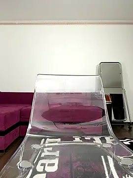 MiaKiittyy online show from November 4, 2025, 1:20 am