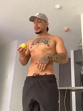 DeimonOficial online show from October 12, 2025, 9:05 pm