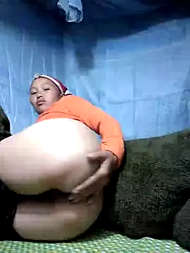 PhamPm70 online show from November 21, 2025, 8:52 pm