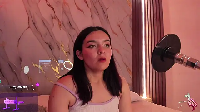 alicecute77 online show from October 13, 2025, 2:24 am