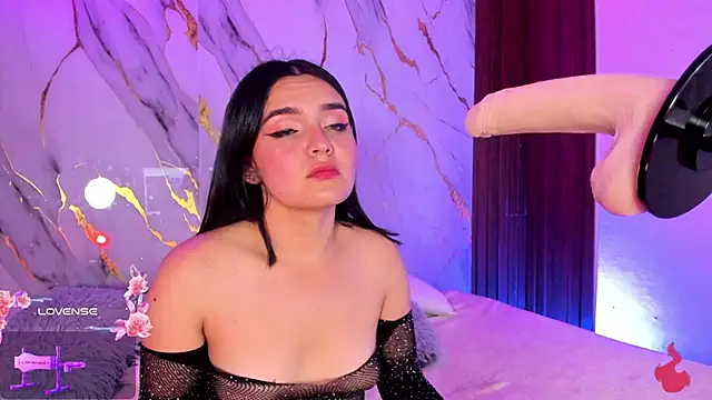 Snapshot of alicecute77 chatting on February 6, 2026, 2:29 am alicecute77 online show from February 6, 2026, 2:29 am