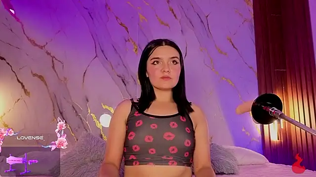 Snapshot of alicecute77 chatting on February 14, 2026, 12:44 am alicecute77 online show from February 14, 2026, 12:44 am