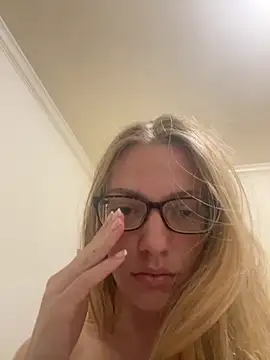 blondebaddi online show from November 7, 2025, 3:55 am