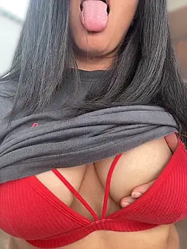 Suandenilo7 online show from April 30, 2026, 6:48 pm