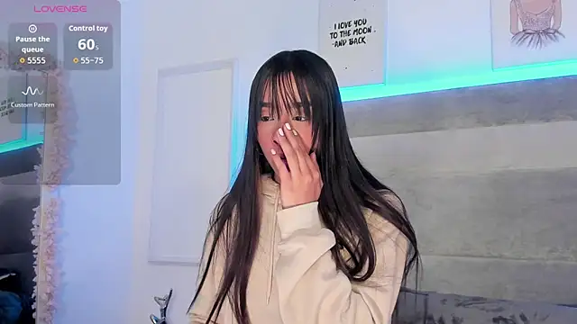 Aleja ruizz online show from September 25, 2025, 8:31 am