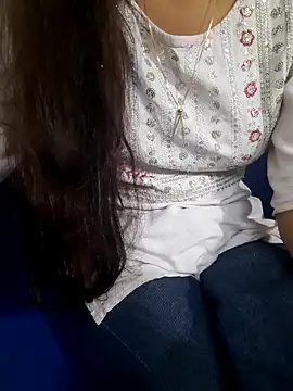 Aarti-kumri online show from October 18, 2025, 10:06 am