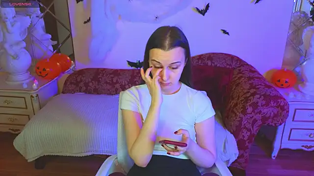 Snapshot of Kelly_Cartier chatting on October 17, 2025, 12:29 pm Kelly Cartier online show from October 17, 2025, 12:29 pm